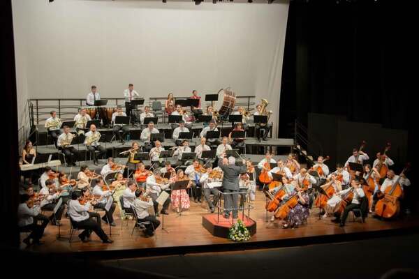 La OSCA termina su ciclo de verano con el concierto "El fabuloso mundo de la música"