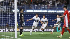 El Decano reprobó a la Academia