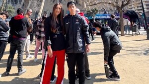 Popular / (VIDEO) ¡Fue a mironear el partido de su retoño y algo salió mal con Yolanda Park!