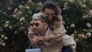 Popular / (GALERÍA) ¡El paseo de enamorados de Julio Enciso y su doña!