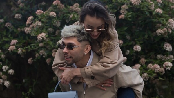 Popular / (GALERÍA) ¡El paseo de enamorados de Julio Enciso y su doña!