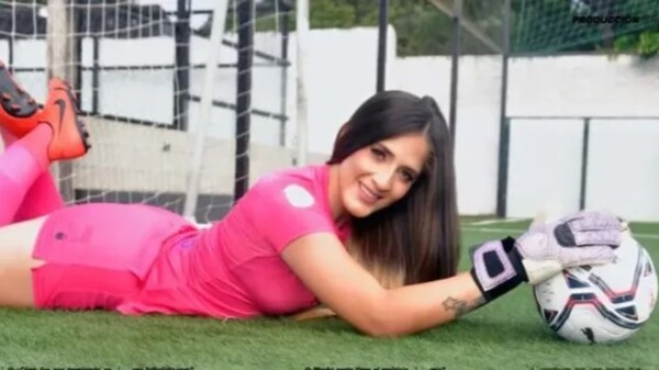Popular / (VIDEO) Arquera dijo que la discriminaron en el fútbol peruano por ser linda y que fue tanteada por su DT!