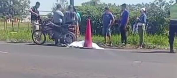 Hombre muere en la ruta mientras era trasladado de urgencia en motocicleta hacia un hospital