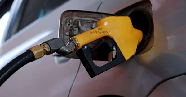 La Nación / Combustibles subirían hasta G. 900 más esta semana