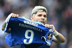 Julio Enciso, en el nombre de Panichelli - Fútbol Internacional - ABC Color