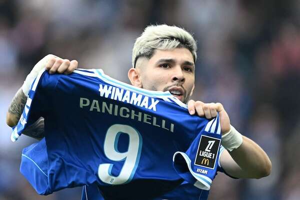 Julio Enciso, en el nombre de Panichelli - Fútbol Internacional - ABC Color