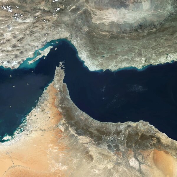 Emiratos Árabes Unidos apoyará a EE.UU en reapertura de Ormuz