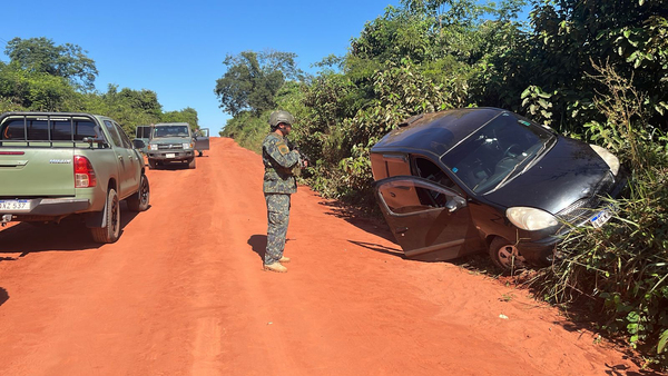 Abandonan más de 500 kilos de marihuana dentro de un vehículo tras persecución