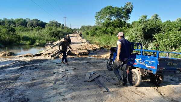 Preocupante estado del camino entre Puerto Pinasco y Puerto Casado