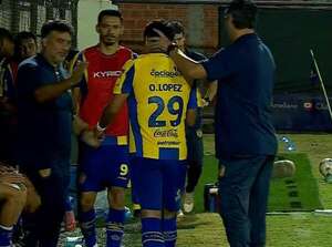 Entró, cometió una falta y salió: la insólita y fugaz aparición de un juvenil de 15 años - Sportivo Luqueño - ABC Color