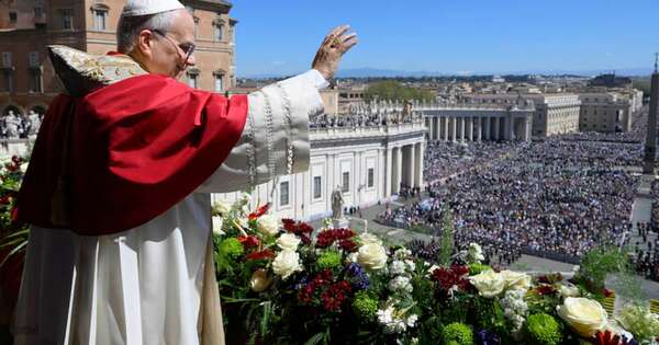 La Nación / El papa pide “elegir la paz” en su primer mensaje de Pascua