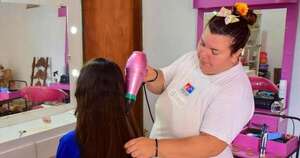 La Nación / Beneficiada con vivienda cumple su sueño de poner una peluquería