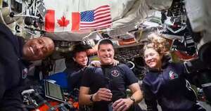 La Nación / Astronautas de Artemis realizan hoy sobrevuelo lunar