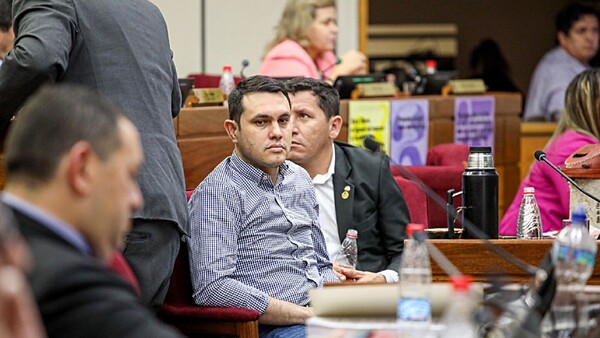 Oposición pide explicaciones tras amenaza en caso Rivas