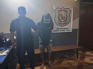 Entró al patio de una subcomisaría, quiso robar una moto y terminó detenido