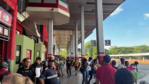 Semana Santa: más de 180.000 personas pasaron por la Estación de Buses de Asunción - Nacionales - ABC Color