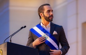 Bukele cuestiona restricciones en Alemania en medio de críticas a su gestión