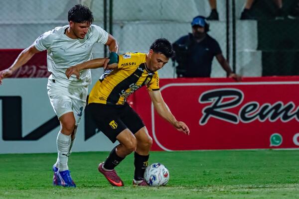 Con uno menos, Guaraní venció a Libertad | Unicanal