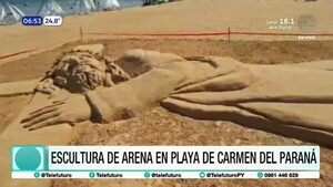 Impresionante escultura de arena de Cristo atrae a cientos de turistas en Carmen del Paraná