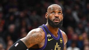 Los Lakers caen en Dallas en su primer partido sin Doncic ni Reaves