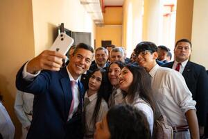 Peña mantiene en expectativa la designación del nuevo ministro de Economía