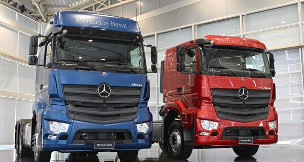 Mercedes-Benz expande la línea Axor con nuevas configuraciones y suspensión neumática - Amigo Camionero