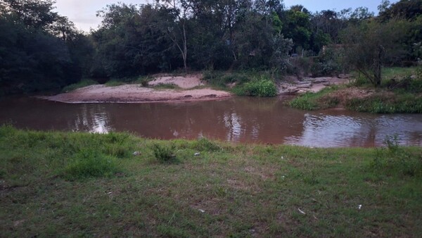 Una niña de 2 años muere ahogada en un arroyo de Caaguazú