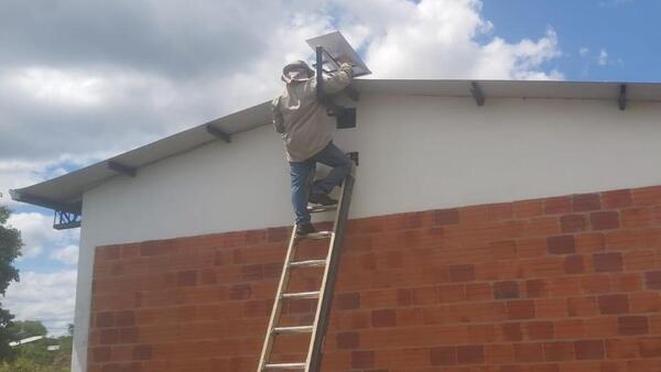 Conexión a internet satelital llega a más de 40 escuelas del Chaco