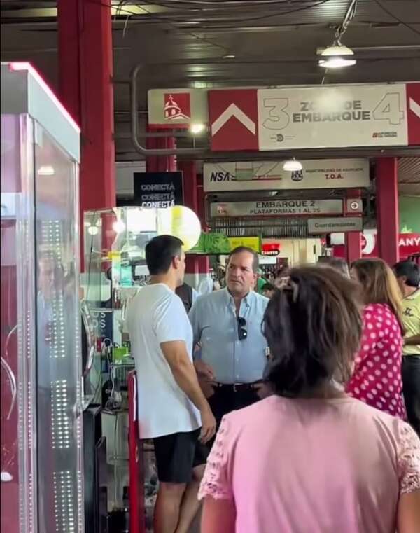 Samaniego dejó la Terminal en ruinas, quiso cederla por 30 años y ahora promete reconstruirla   - Política - ABC Color