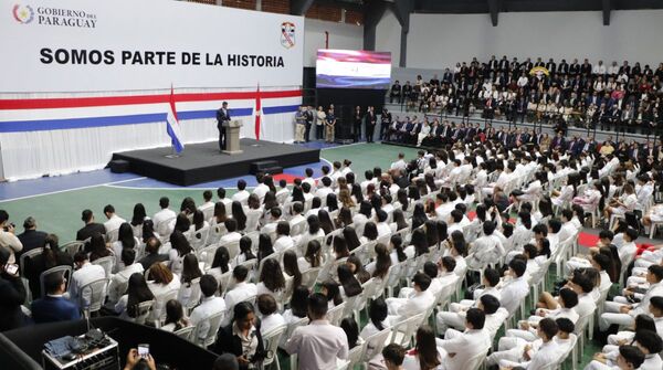 Inauguran renovada infraestructura del Colegio Nacional de la Capital con inversión superior a G. 24.500 millones