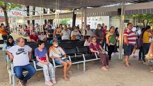 Pacientes protestan por las largas filas en Hospital General de San Lorenzo - Nacionales - ABC Color