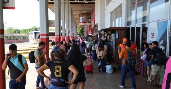 La Nación / Unos 180.000 personas pasaron por la Estación de Buses de Asunción