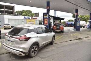 Descartan desabastecimiento de combustible pero persiste incertidumbre sobre precios - Economía - ABC Color