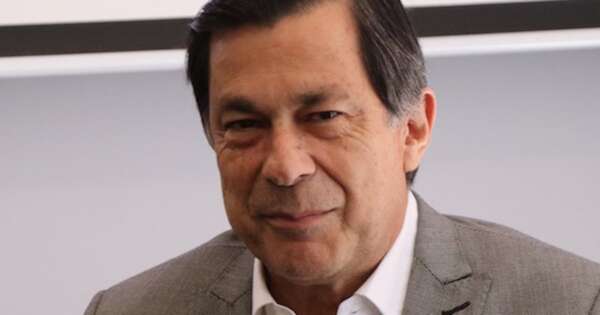 Diario HOY | Reconocido arquitecto y empresario denuncia a aerolínea por reventa de pasajes