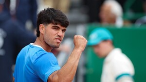 Carlos Alcaraz impone su condición de campeón