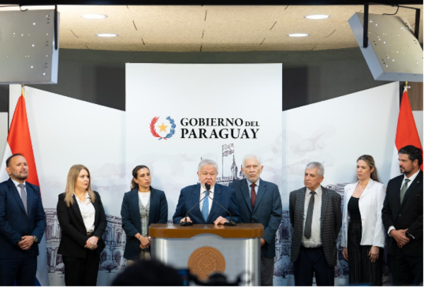 Presidente Peña exige priorizar salud, medicamentos y gestión técnica