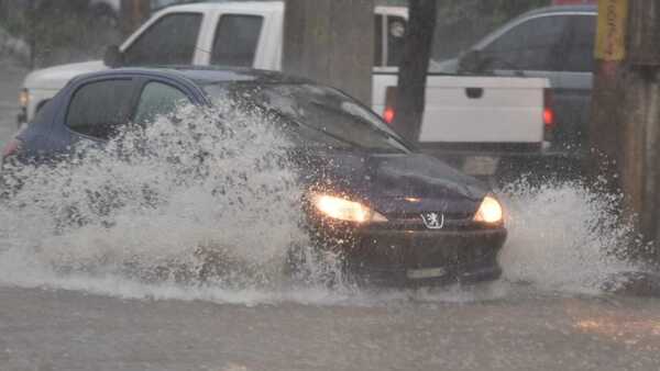 Advierten sobre tormentas y tiempo severo para la tarde de este martes en 13 departamentos