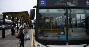 La Nación / Autobuses reducen frecuencias por aumento del combustible y atrasos en subsidios en Argentina