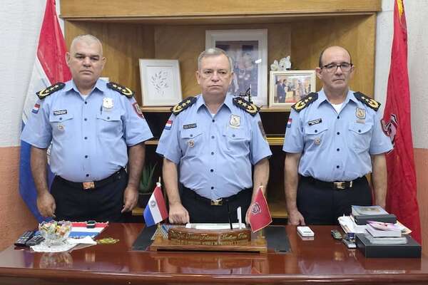 Comandante César Silguero completó su nueva cúpula policial - Policiales - ABC Color