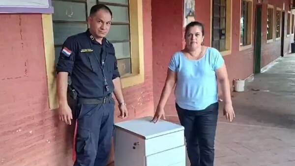 Cae el Chavo, sospechoso de robar un mueble y bolsas de cemento de una escuela