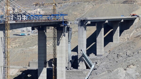 Israel atacó 8 puentes que Irán "usaba para transportar armas" y uno afectó tramo del tren China-Irán
