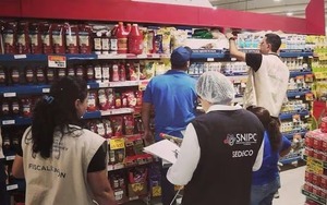 Popular / Oñemboty conocido supermercado de Villa Elisa por presencia de ratas en panadería