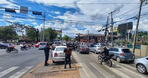 La Nación / Conductores de plataformas se movilizan y advierten sobre escasez del servicio