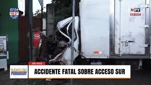 Choque de vehículo de reparto contra un camión cisterna se cobra una vida en Ñemby