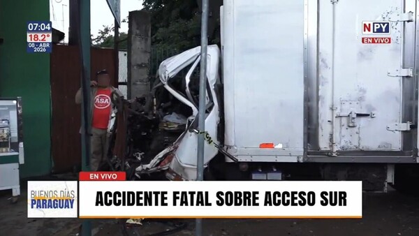 Choque de vehículo de reparto contra un camión cisterna se cobra una vida en Ñemby