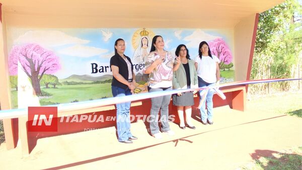 RENUEVAN PARADAS DE ÓMNIBUS PARA MEJORAR ESPACIOS PÚBLICOS EN LA PAZ