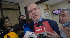 Senador Barrios revela preocupación de Cartes por deudas con farmacéuticas y vialeras