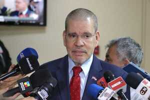 "Para mí, Pedro Alliana es hasta ahora el único precandidato a presidente", dice senador