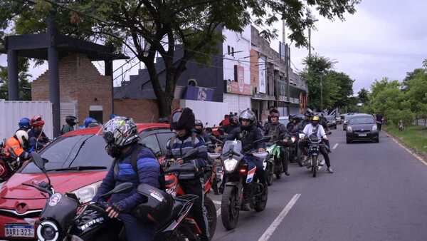 Con paro y protesta, conductores de plataforma solicitan aumento del 20% en la tarifa