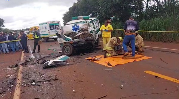 Katueté: choque entre ambulancia y camioneta deja dos fallecidos